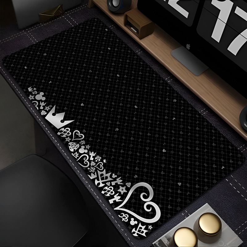Alas Desktop Anime Hitam Putih - Laptop Accessories Productivity ulasan dan harga